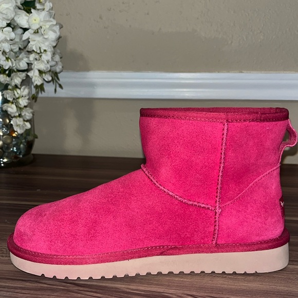 KOOLABURRA BY UGG SHORT BOOT IN BERRY RED - Picture 7 of 16